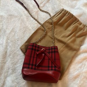 Burberry crossbody bucket bag